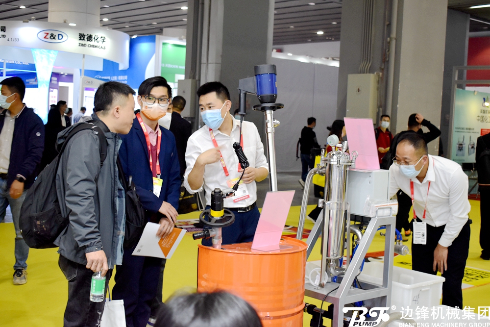 邊鋒機械集團廣東涂料展智能灌裝設備